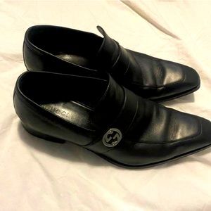 Real Gucci Loafers Barely worn. Paid $1100 new Size 10.5-11 fits snug